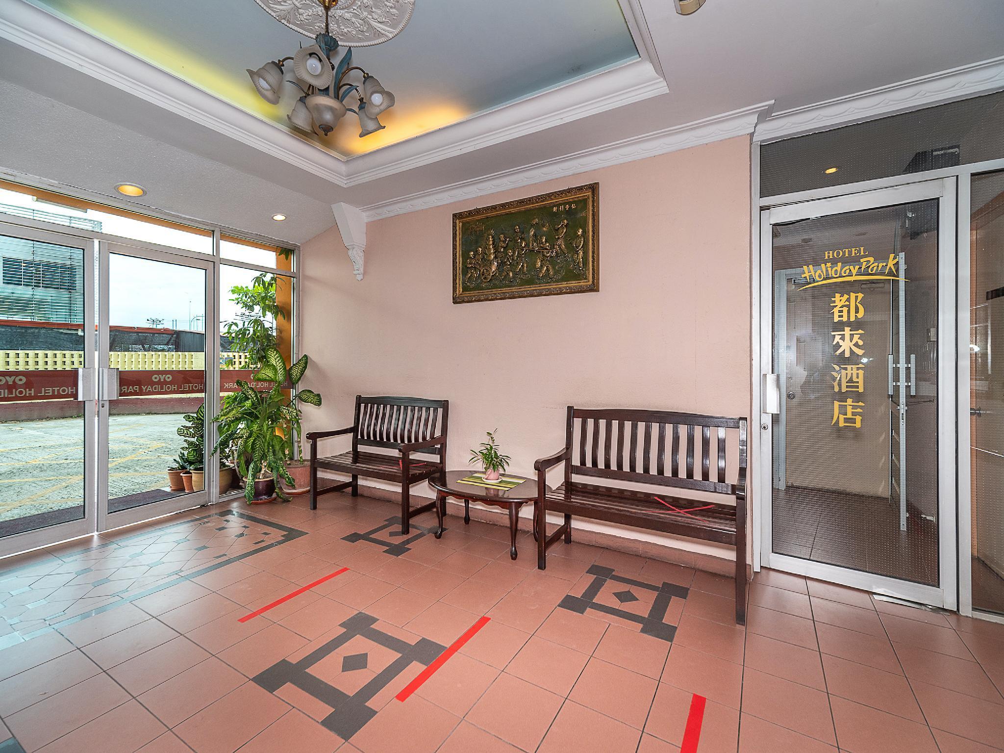 Oyo 89864 Hotel Holiday Park Kota Kinabalu Exterior photo